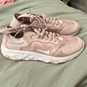 Pink Nike renews